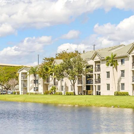 Stunning Centrally Located Apartments At New River Cove In South Florida Fort Lauderdale Exterior photo